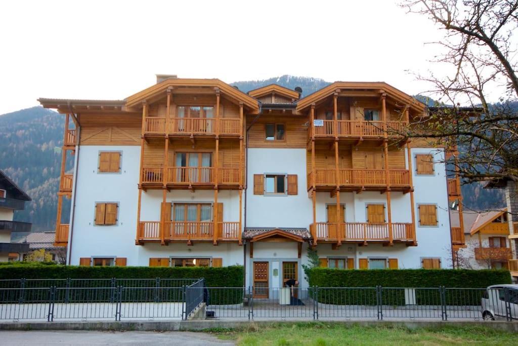 Lovely Apt In Pinzolo Val Rendena 7 Экстерьер фото
